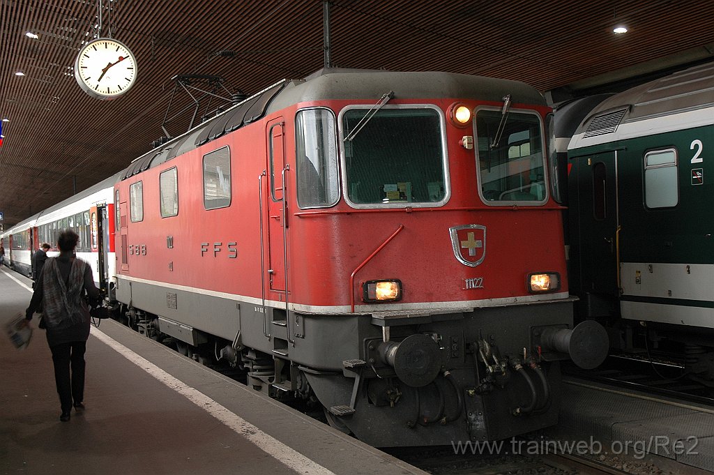 2120-0027-230511.jpg - SBB-CFF Re 4/4'' 11122 / Zürich HB 23.5.2011