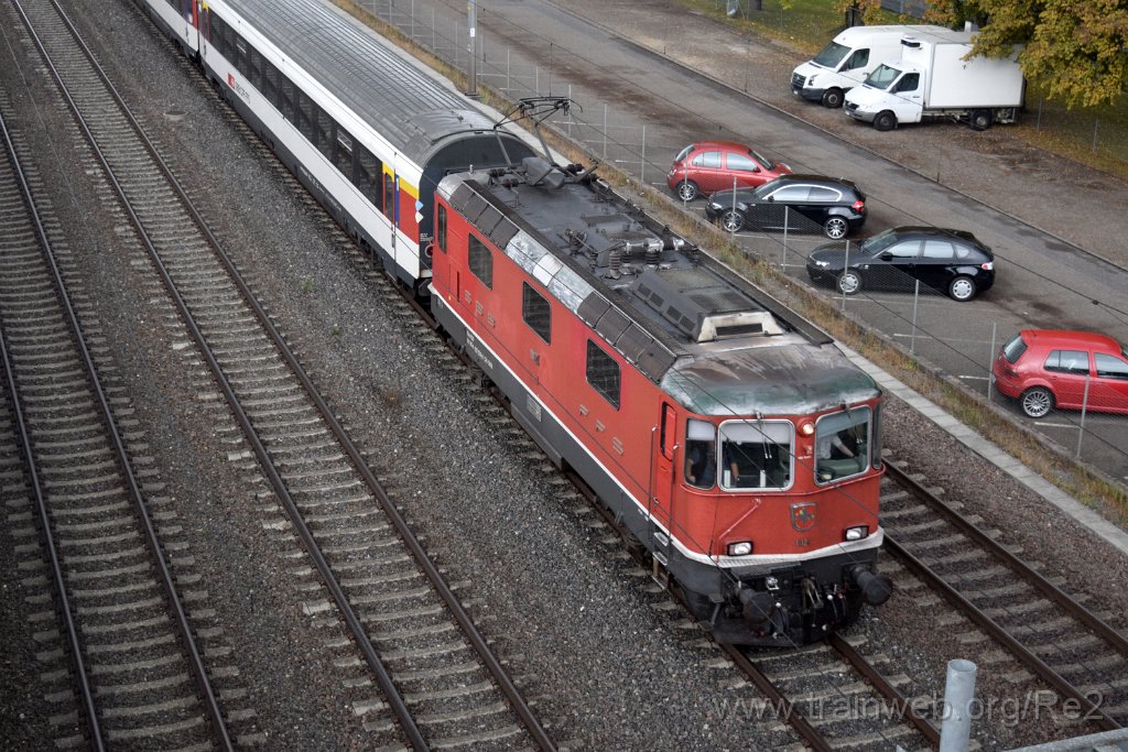4230-0035-181016.jpg - SBB-CFF Re 4/4'' 11124 (Re 420.124-0)  (Re 91 85 4 420 124-0 CH-SBB) / Zürich-Mülligen (Hermetschloobrücke) 18.10.2016
