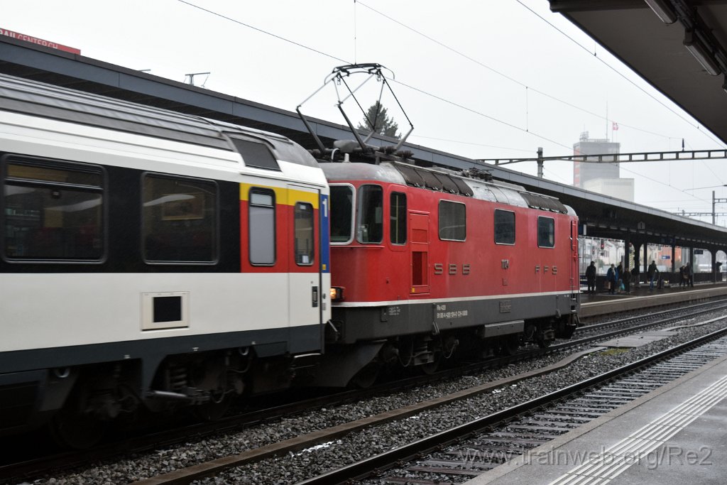 4802-0042-301217.jpg - SBB-CFF Re 4/4'' 11124 (Re 420.124-0)  (Re 91 85 4 420 124-0 CH-SBB) / Wil 30.12.2017