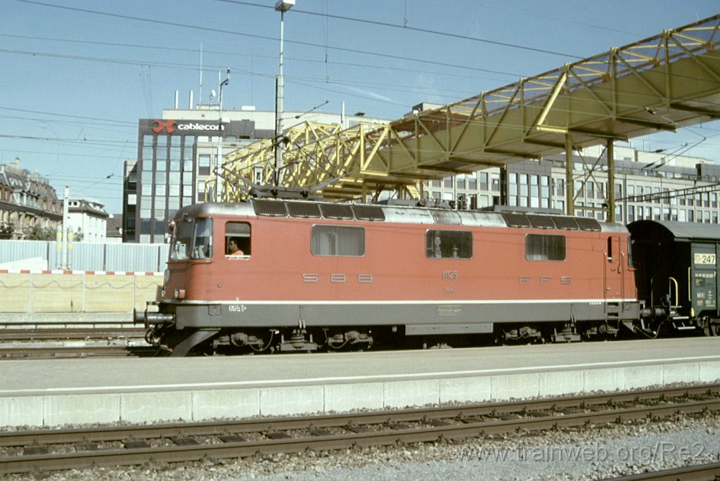 0993-0035.jpg - SBB-CFF Re 4/4'' 11125 / Zürich HB 3.10.2004