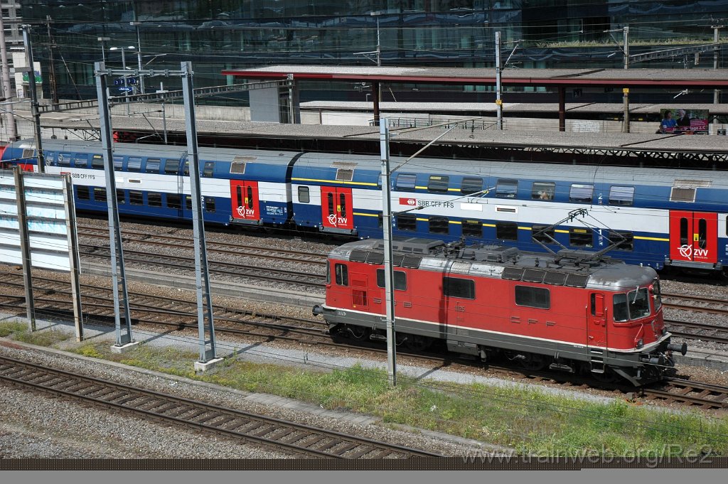 2405-0016-220512.jpg - SBB-CFF Re 4/4'' 11125 / Zürich-Hardbrücke 22.5.2012
