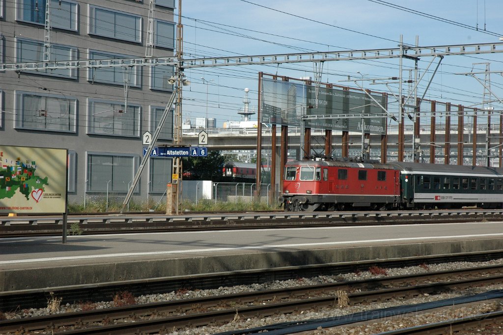 3566-0041-280515.jpg - Re 4/4" 11125 / Zürich-Altstetten 28.5.2015