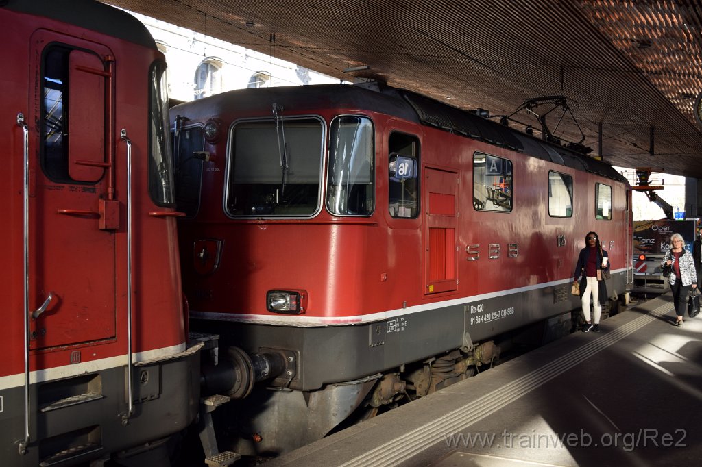 4914-0039-120418.jpg - SBB-CFF Re 4/4'' 11125 (Re 420.125-7)  (Re 91 85 4 420 125-7 CH-SBB) / Zürich HB 12.4.2018
