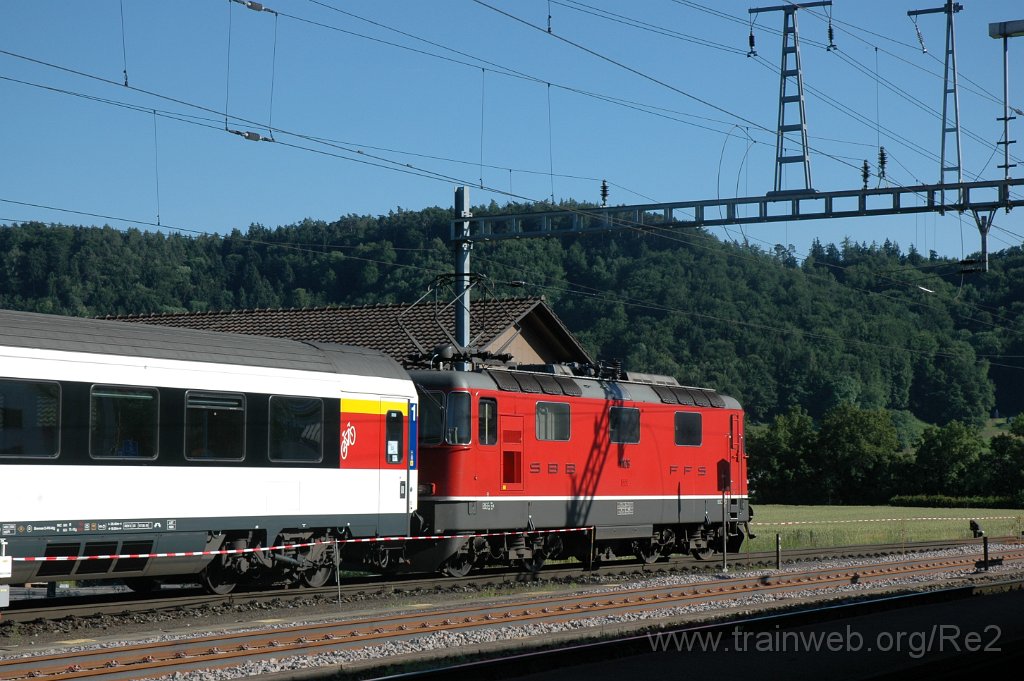 2463-0001-230612.jpg - SBB-CFF Re 4/4'' 11126 / Hüntwangen-Wil 23.6.2012
