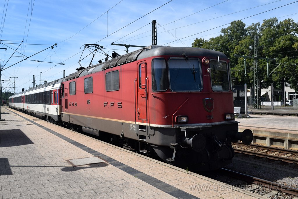 8159-0027-240822.jpg - SBB-CFF Re 4/4'' 11126 (Re 420.126-5)  (Re 91 85 4 420 126-5 CH-SBB) / Singen (Htw) 24.8.2022