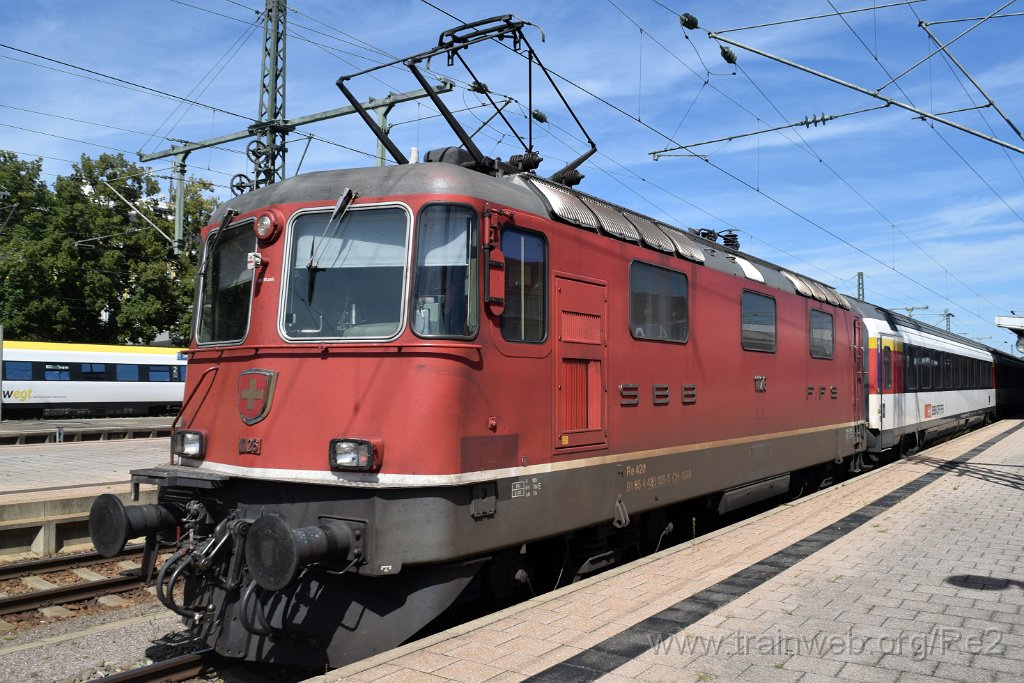 8161-0043-240822.jpg - SBB-CFF Re 4/4'' 11126 (Re 420.126-5)  (Re 91 85 4 420 126-5 CH-SBB) / Singen (Htw) 24.8.2022