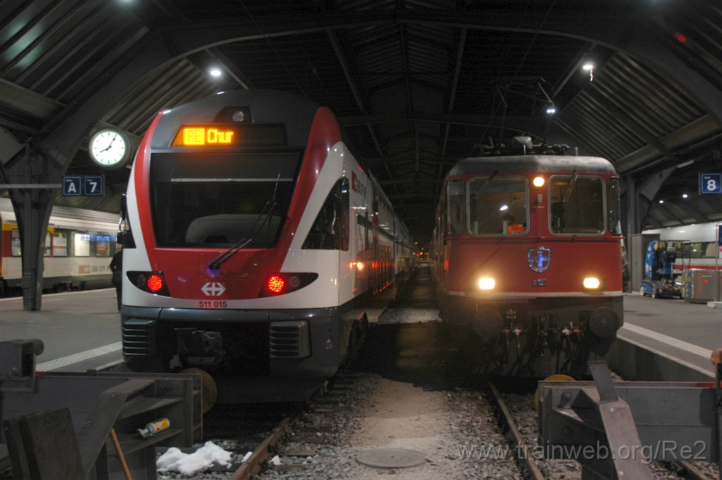 3494-0004-020215.jpg - SBB-CFF Re 4/4'' 11127 + SBB-CFF RABe 511.015 / Bt 94 85 6 511.015-2 (94 85 0 511 015-5 CH-SBB) / Zürich HB 2.2.2015