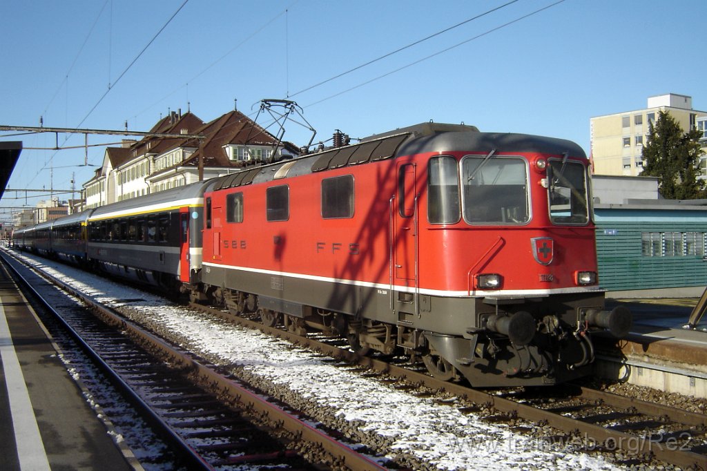 1131-0032-251105.jpg - SBB-CFF Re 4/4'' 11128 / Thun 25.11.2005
