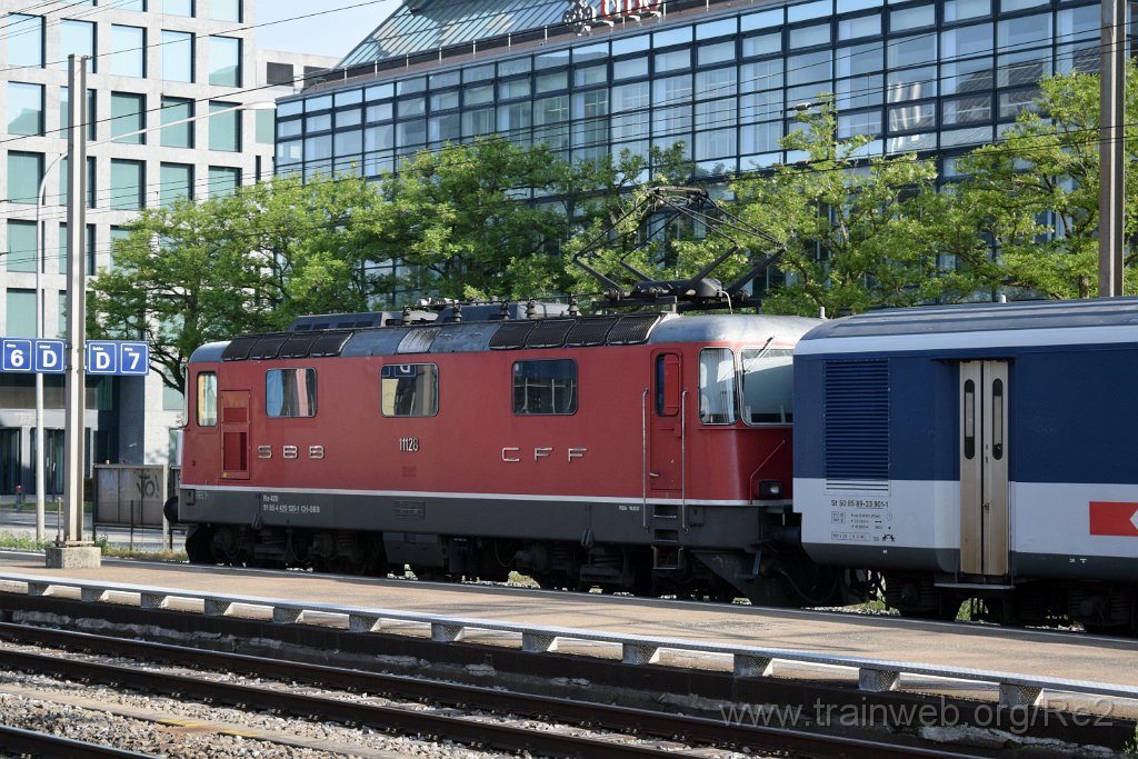 3910-0003-180516.jpg - SBB-CFF Re 4/4'' 11128 (Re 420.128-1)  (Re 91 85 4 420 128-1 CH-SBB) / Zürich-Altstetten 18.5.2016