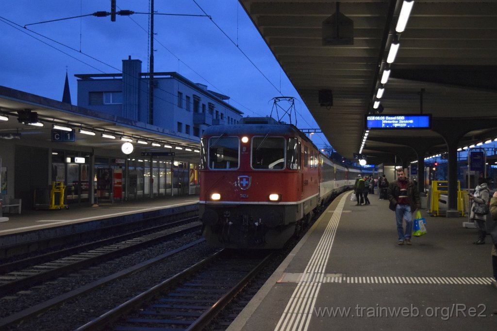 4305-0015-251216.jpg - SBB-CFF Re 4/4'' 11128 (Re 420.128-1)  (Re 91 85 4 420 128-1 CH-SBB) / Wil 25.12.2016