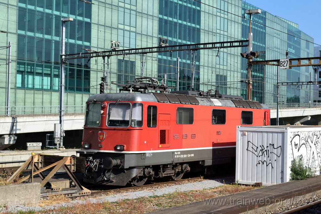 5149-0018-081018.jpg - SBB-CFF Re 4/4'' 11128 (Re 420.128-1)  (Re 91 85 4 420 128-1 CH-SBB) / Basel 8.10.2018
