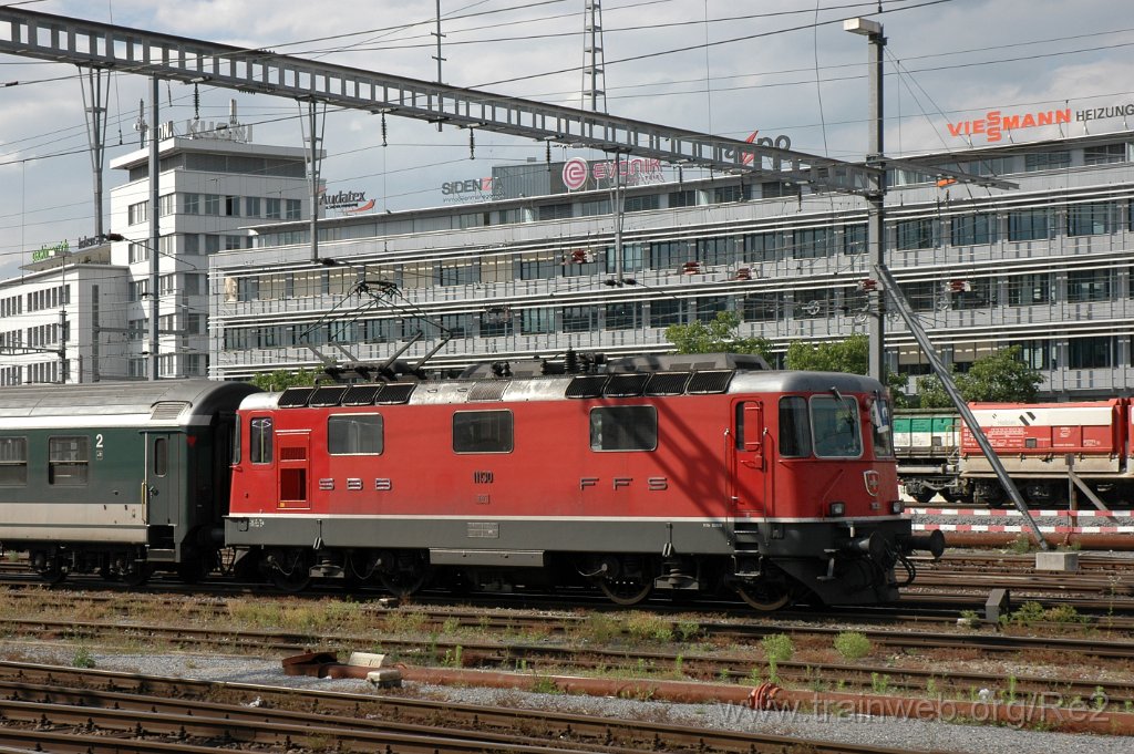 2132-0013-100611.jpg - SBB-CFF Re 4/4'' 11130 / Zürich HB 10.6.2011