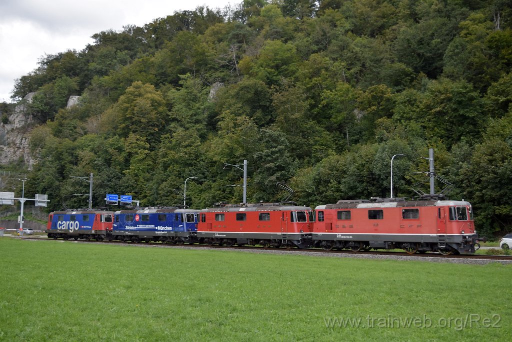 9364-0006-140924.jpg - SBB-CFF Re 4/4'' 11130 (Re 420.130-7)  (Re 91 85 4 420 130-7 CH-SBB) + SBB-CFF Re 4/4'' 11193 (Re 420.130-7)  (Re 91 85 4 420 130-7 CH-SBB) + DDF Re 421.379-9 ''Zürich-München 2021'' (Re 91 85 4 421 379-9 CH-DDF) + SBBC Re 420.160-4 (Re 91 85 4 420 160-4 CH-SBBC) / Aeussere Klus 14.9.2024