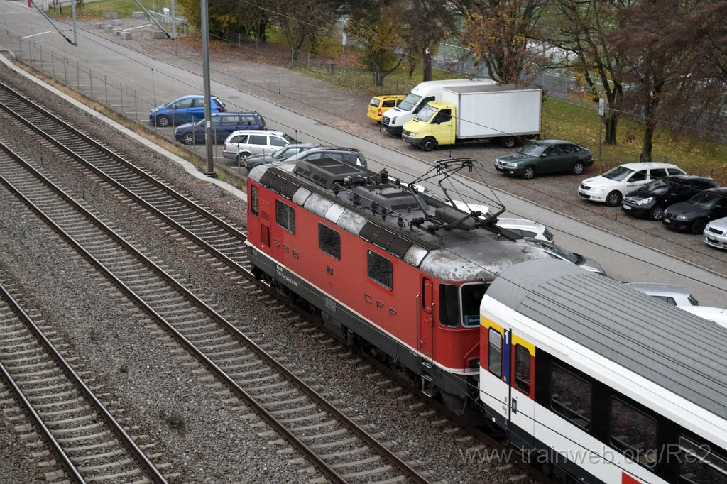 4239-0002-081116.jpg - SBB-CFF Re 4/4'' 11131 (Re 420.131-5)  (Re 91 85 4 420 131-5 CH-SBB) / Zürich-Mülligen (Hermetschloobrücke) 8.11.2016