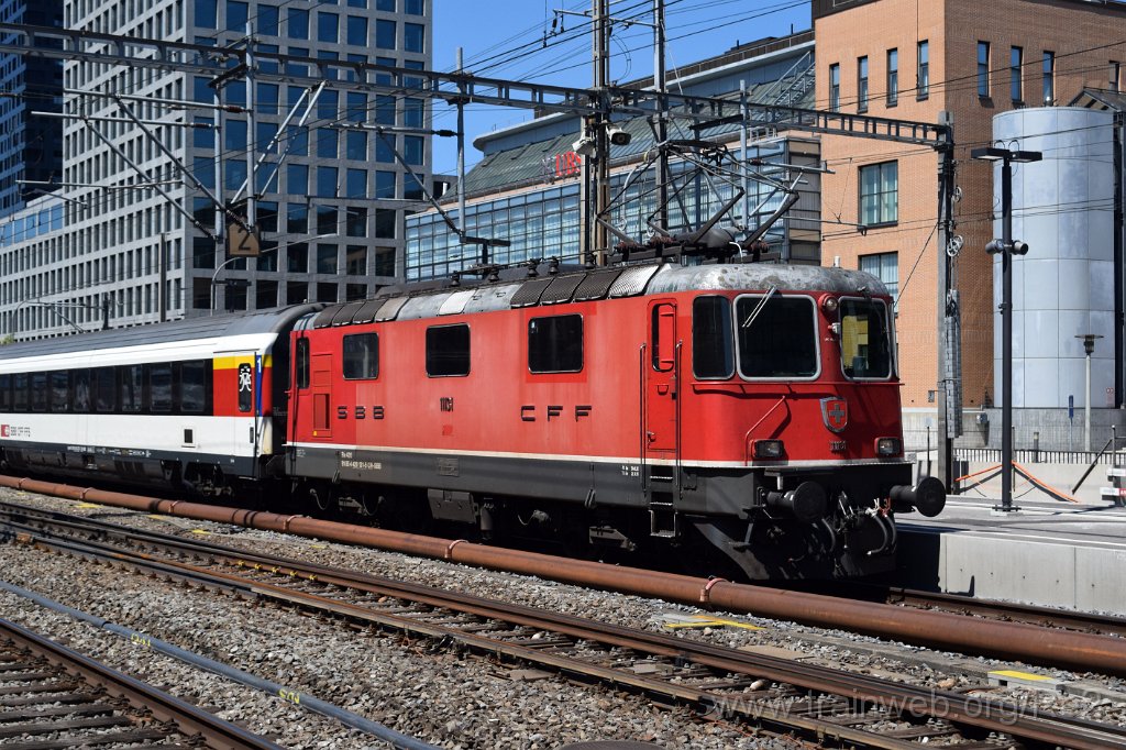 7125-0034-060820.jpg - SBB-CFF Re 4/4'' 11131 (Re 420.131-5)  (Re 91 85 4 420 131-5 CH-SBB) / Zürich-Altstetten 6.8.2020