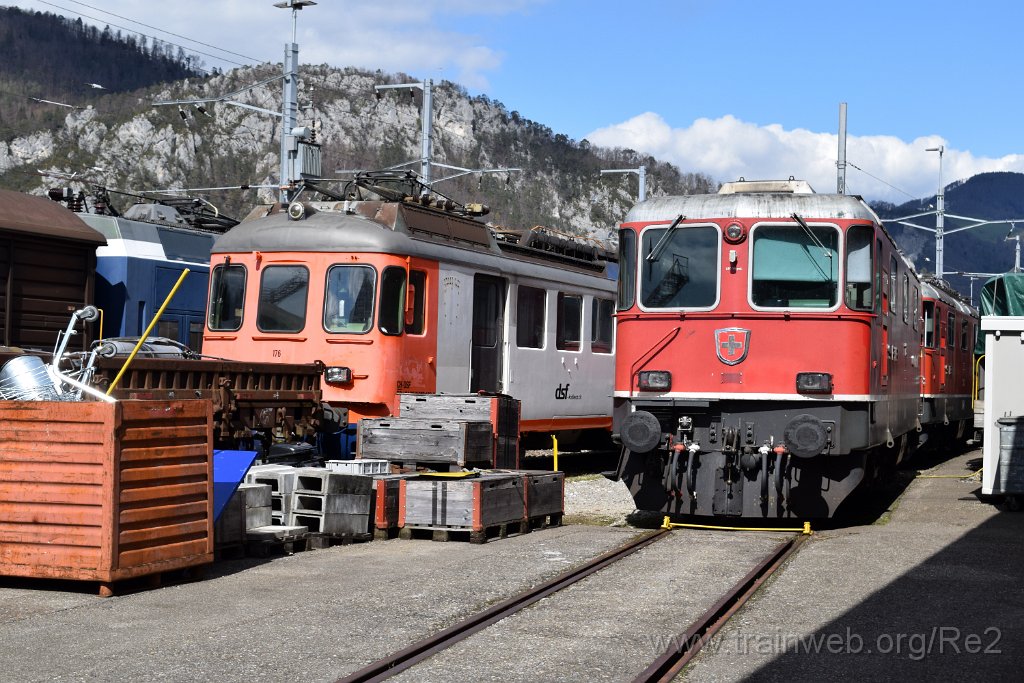 7348-0013-140421.jpg - DSF BDe 537.176-0 (BDe 94 85 7 537 176-0 CH-DSF) + SBB-CFF Re 4/4'' 11131 (Re 420.131-5)  (Re 91 85 4 420 131-5 CH-SBB) / Balsthal (Dépot) 14.4.2021