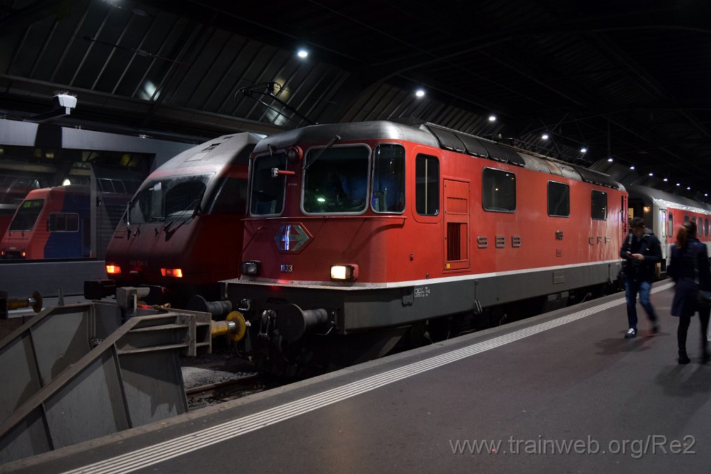 3733-0034-041115.jpg - SBB-CFF Re 460.104-3 ''Toggenburg'' + SBB-CFF Re 4/4'' 11133 / Zürich HB 4.11.2015