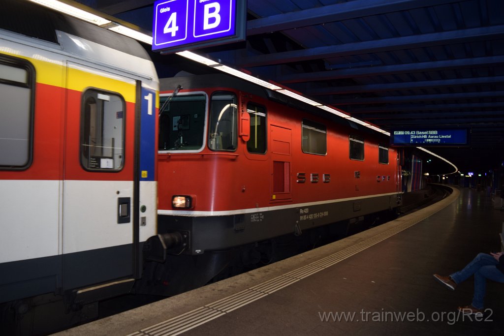 4825-0021-060118.jpg - SBB-CFF Re 4/4'' 11135 (Re 420.135-6)  (Re 91 85 4 420 135-6 CH-SBB) / Zürich-Flughafen 6.1.2018