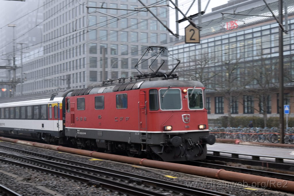 5239-0002-181218.jpg - SBB-CFF Re 4/4'' 11135 (Re 420.135-6)  (Re 91 85 4 420 135-6 CH-SBB) / Zürich-Altstetten 18.12.2018