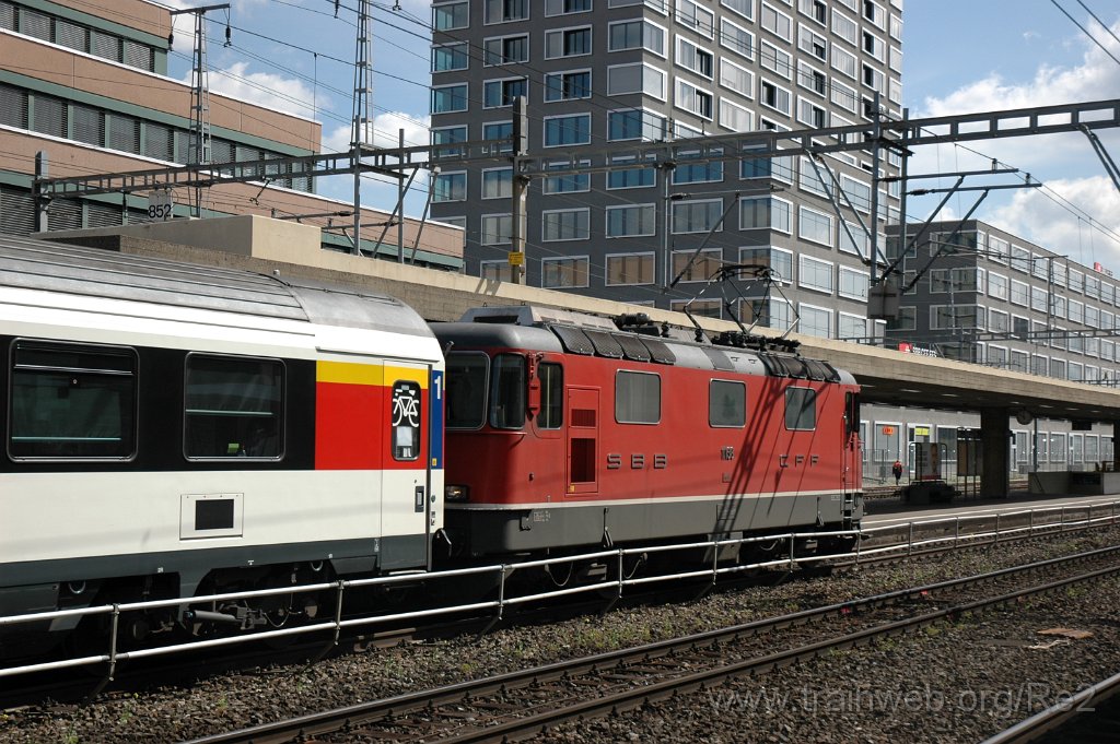 3069-0035-090414.jpg - SBB-CFF Re 4/4'' 11136 / Zürich-Altstetten 9.4.2014