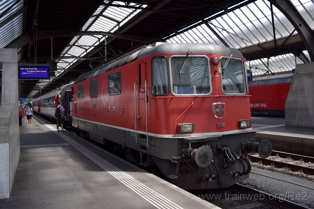 3989-0041-080716.jpg - SBB-CFF Re 4/4'' 11136 (Re 420.136-4)  (Re 91 85 4 420 136-4 CH-SBB) / Zürich HB 8.7.2016