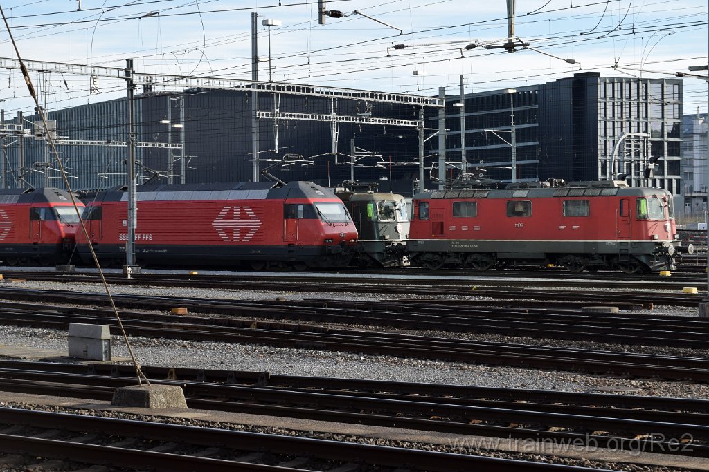 8381-0021-180223.jpg - SBB-CFF Re 4/4'' 11136 (Re 420.136-4)  (Re 91 85 4 420 136-4 CH-SBB) + SBB-CFF Re 4/4'' 11161 (Re 420.161-2)  (Re 91 85 4 420 161-2 CH-SBB) + SBB-CFF Re 460.002-9 ''Seeland'' (Re 91 85 4 460 002-9 CH-SBB) / Zürich-Hardbrücke 18.2.2023