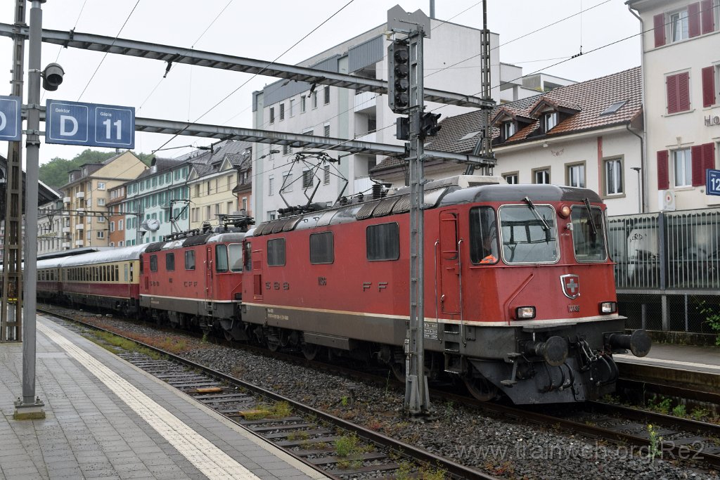 9711-0029-040525.jpg - SBB-CFF Re 4/4'' 11136 (Re 420.136-4)  (Re 91 85 4 420 136-4 CH-SBB) + SBB-CFF Re 4/4'' 11164 (Re 420.164-6)  (Re 91 85 4 420 164-6 CH-SBB) / Olten 4.5.2025