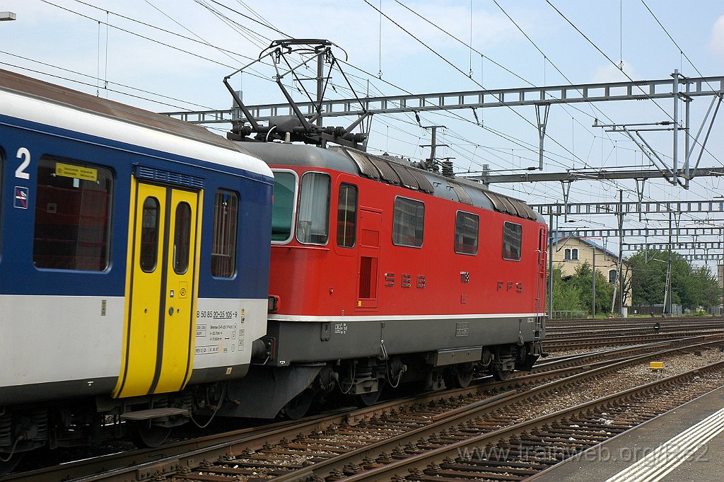 1946-0021-220710.jpg - SBB-CFF Re 4/4'' 11138 / Aarau 22.7.2010