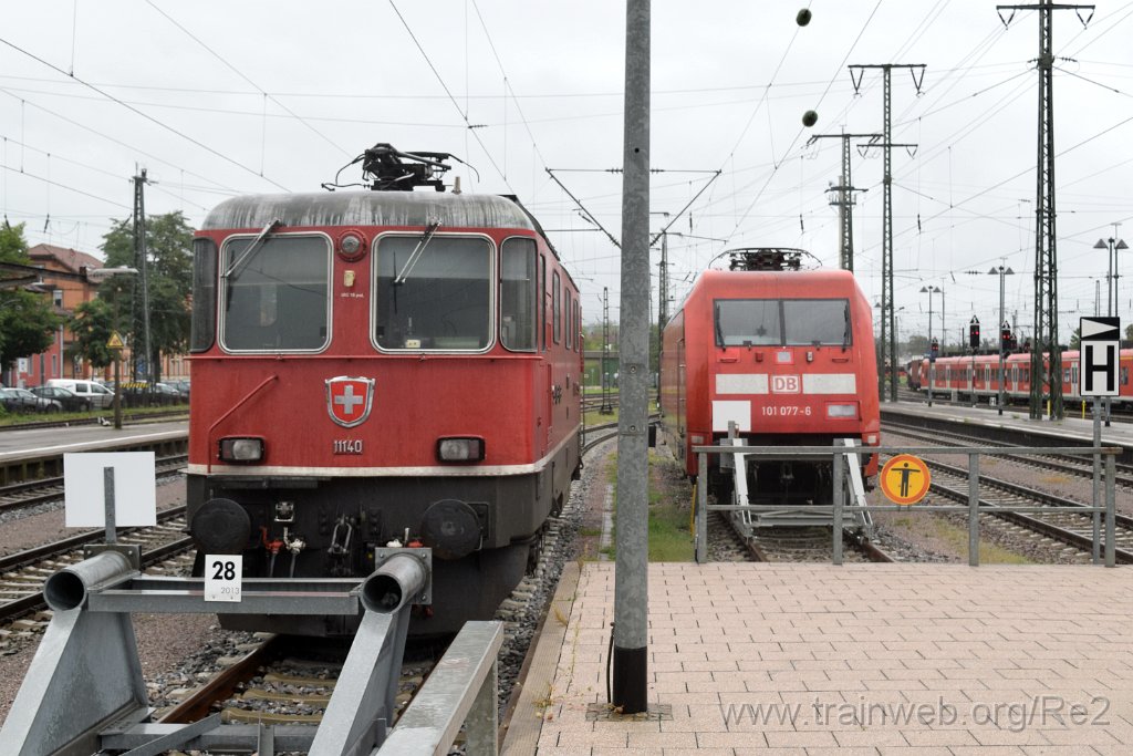 4621-0046-310817.jpg - SBB-CFF Re 4/4'' 11140 (Re 420.140-6)  (Re 91 85 4 420 140-6 CH-SBB) + DBAG 101.077-6 (91 80 6 101 077-6 D-DB) / Singen (Htw) 31.8.2017