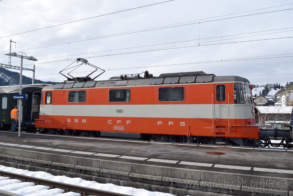 10142-0003-061225.jpg - DSF Re 4/4'' 11141 / SBB-CFF (Re 91 85 4 420 141-4 CH-DSF) / Einsiedeln 6.12.2025
