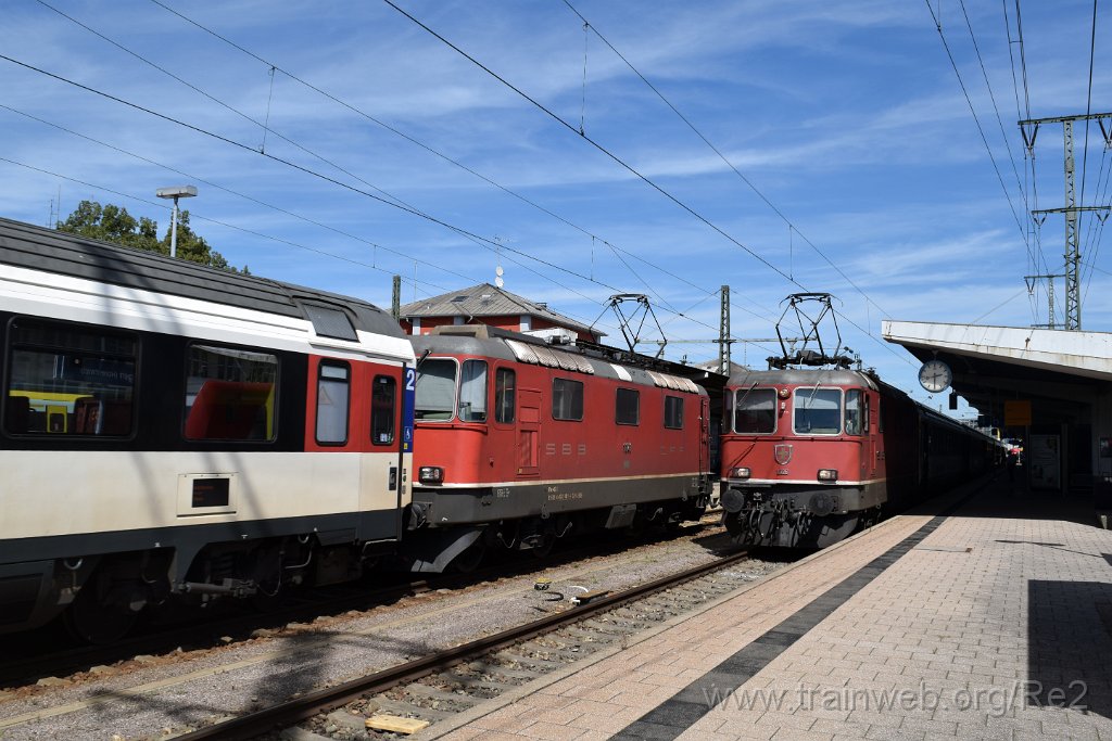 8161-0025-240822.jpg - SBB-CFF Re 4/4'' 11141 (Re 420.141-4)  (Re 91 85 4 420 141-4 CH-SBB) + SBB-CFF Re 4/4'' 11126 (Re 420.126-5)  (Re 91 85 4 420 126-5 CH-SBB) / Singen (Htw) 24.8.2022