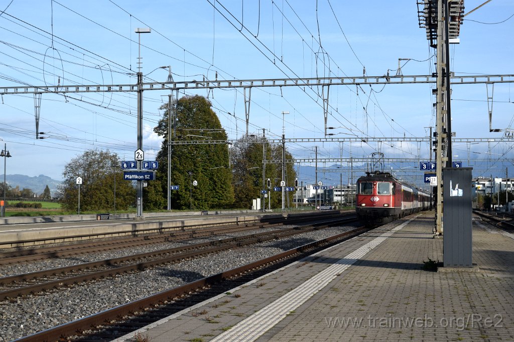 8256-0030-021122.jpg - SBB-CFF Re 4/4'' 11141 (Re 420.141-4)  (Re 91 85 4 420 141-4 CH-SBB) / Pfäffikon SZ 2.11.2022