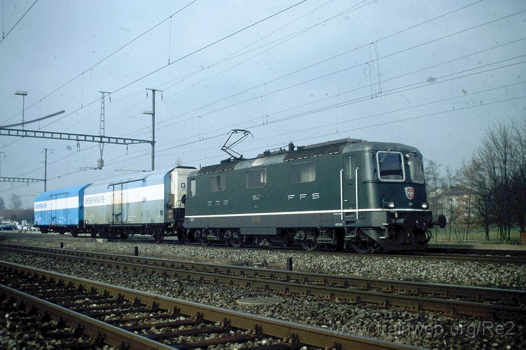0699-0021.jpg - SBB-CFF Re 4/4'' 11142 / Bassersdorf 13.1.1998