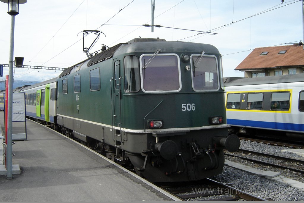 1042-0024-260405.jpg - BLS Re 420.506-8 / Kerzers 26.4.2005