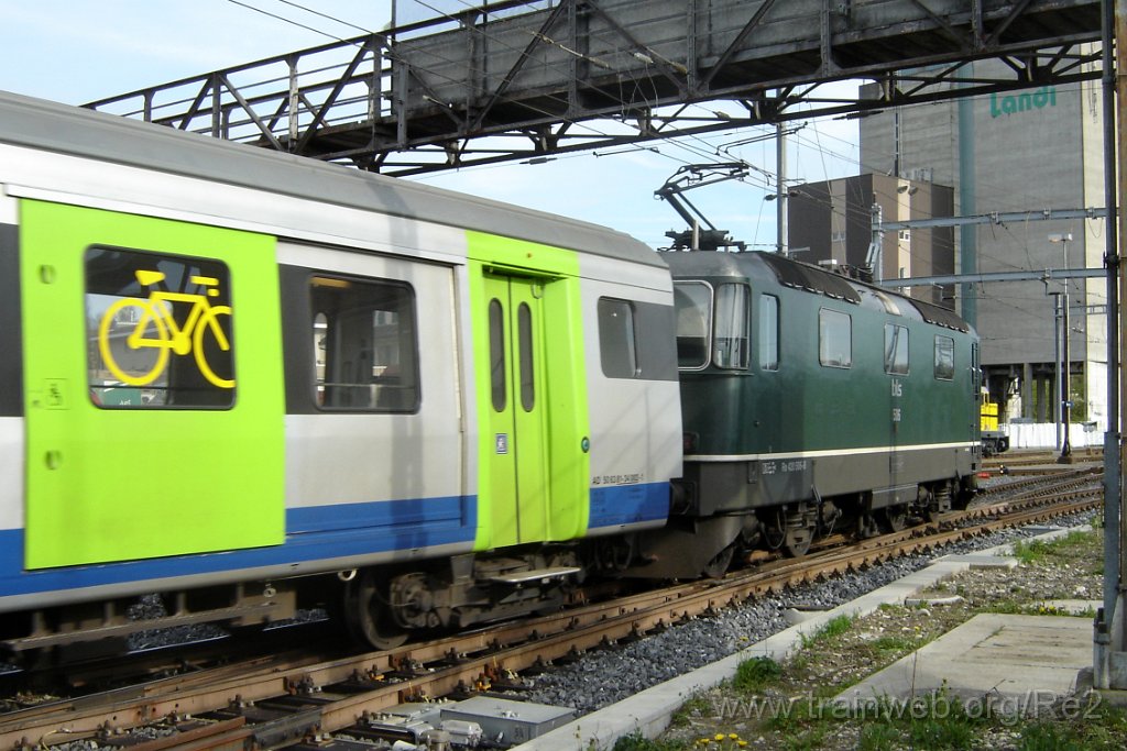 1043-0008-260405.jpg - BLS Re 420.506-8 / Kerzers 26.4.2005