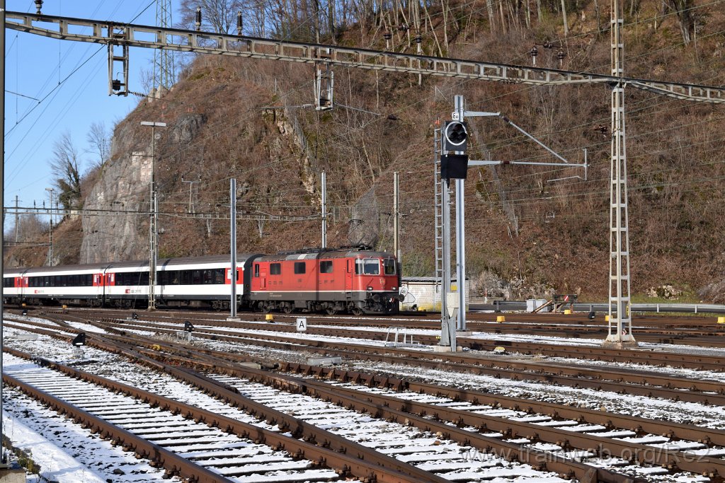 5255-0035-030119.jpg - SBB-CFF Re 4/4'' 11146 (Re 420.146-3)  (Re 91 85 4 420 146-3 CH-SBB) / Ziegelbrücke 3.1.2019