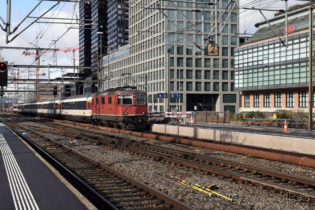 5841-0045-040220.jpg - SBB-CFF Re 4/4'' 11146 (Re 420.146-3)  (Re 91 85 4 420 146-3 CH-SBB) / Zürich-Altstetten 4.2.2020