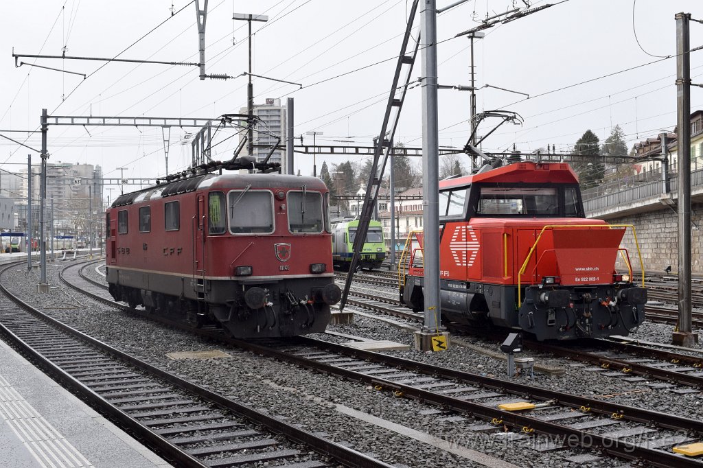 7871-0020-210222.jpg - SBB-CFF Ee 922.002-1 (Ee 97 85 1 922 002-1 CH-SBB) + SBB-CFF Re 4/4'' 11146 (Re 420.146-3)  (Re 91 85 4 420 146-3 CH-SBB) / Bern HB 21.2.2022