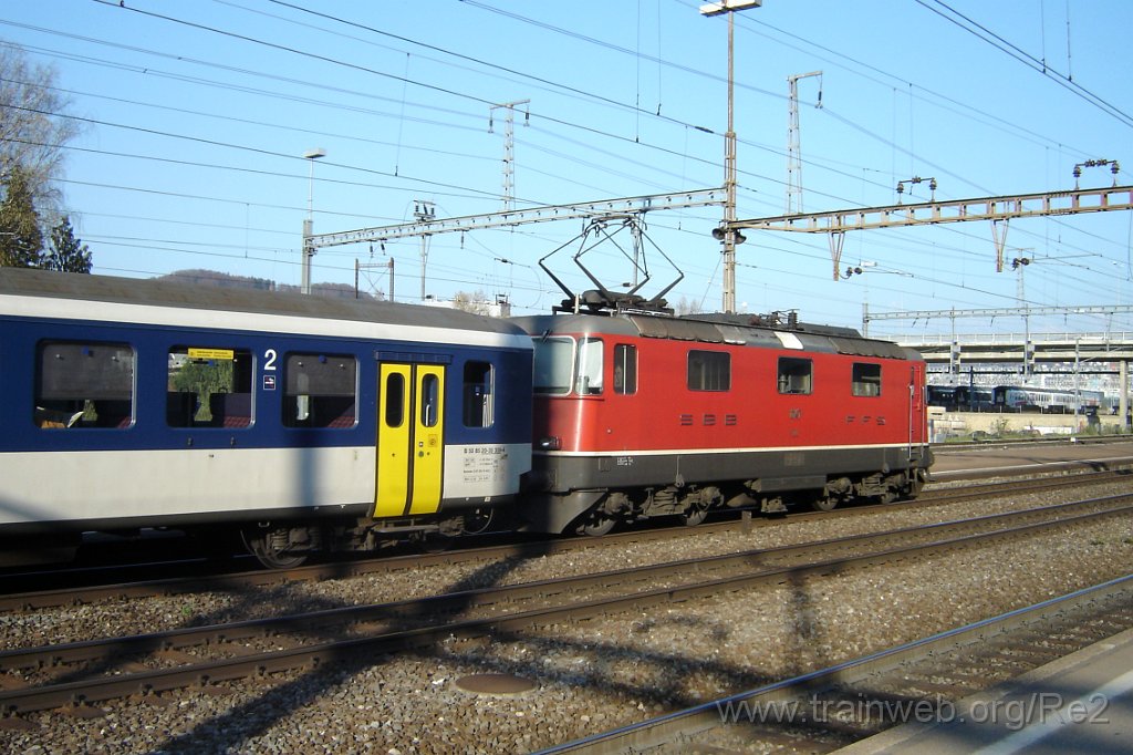 1026-0044-040405.jpg - SBB-CFF Re 4/4'' 11147 / Zürich-Altstetten 4.4.2005
