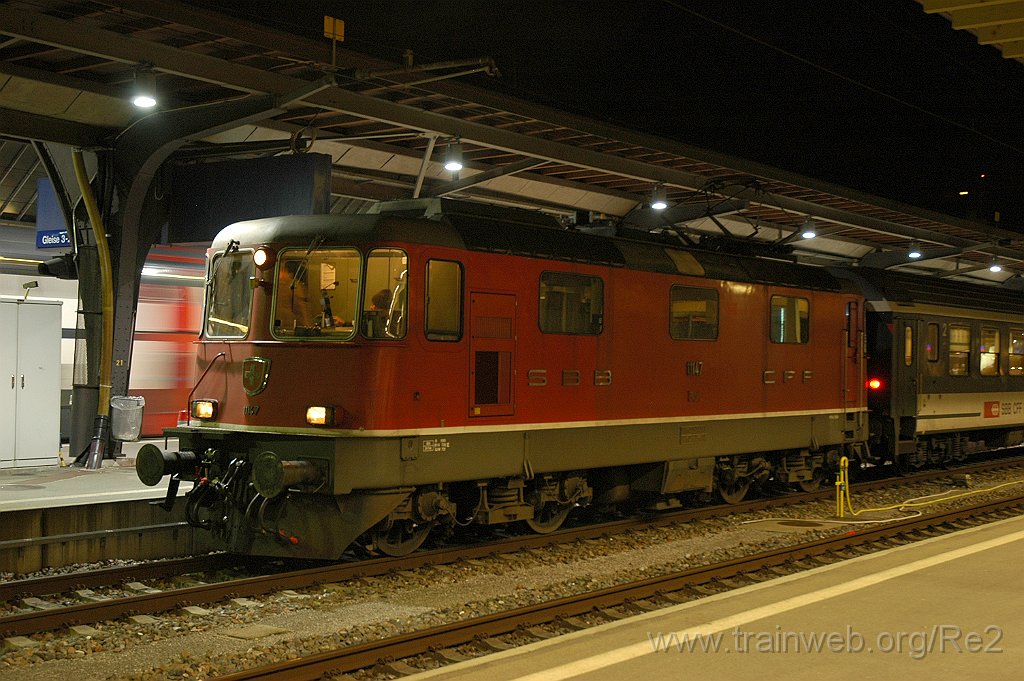 2011-0037-261010.jpg - SBB-CFF Re 4/4'' 11147 / Zürich HB 26.10.2010