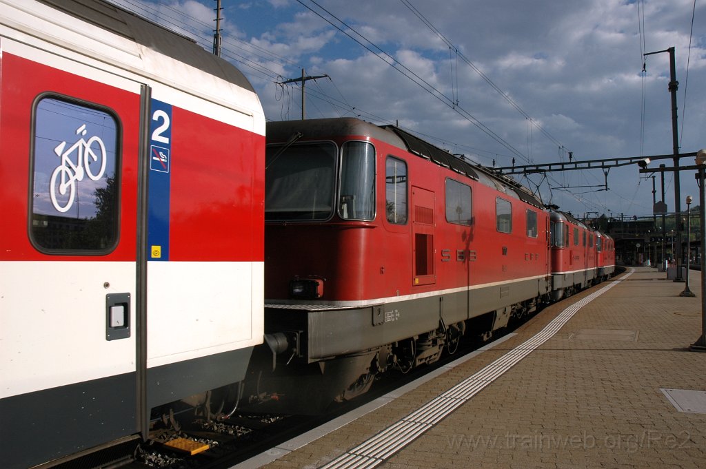 2386-0019-030512.jpg - Re 4/4" 11147 + 11152 + 11112 / Olten 3.5.2012