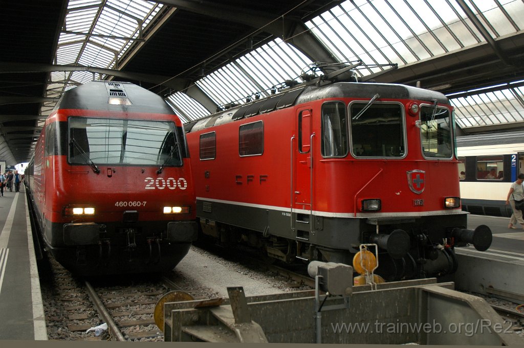 1952-0003-220710.jpg - SBB-CFF Re 460.060-7 ''Val-de-Travers'' + SBB-CFF Re 4/4'' 11151 / Zürich HB 22.7.2010