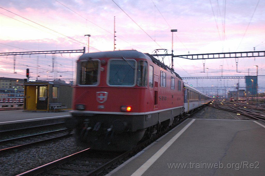 2016-0042-031110.jpg - SBB-CFF Re 4/4'' 11151 / Zürich HB 3.11.2010