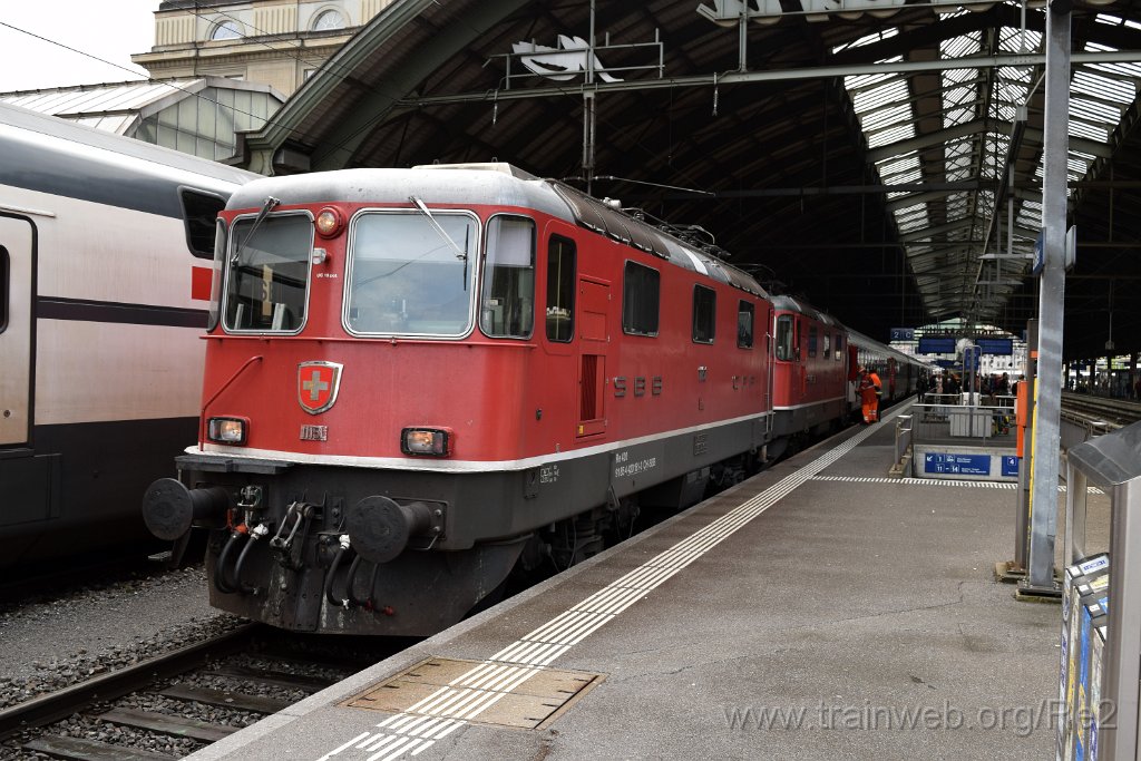 3888-0036-140516.jpg - SBB-CFF Re 4/4'' 11151 (Re 420.151-3)  (Re 91 85 4 420 151-3 CH-SBB) + SBB-CFF Re 4/4'' 11152 (Re 420.152-1)  (Re 91 85 4 420 152-1 CH-SBB) / St.Gallen HB 14.5.2016