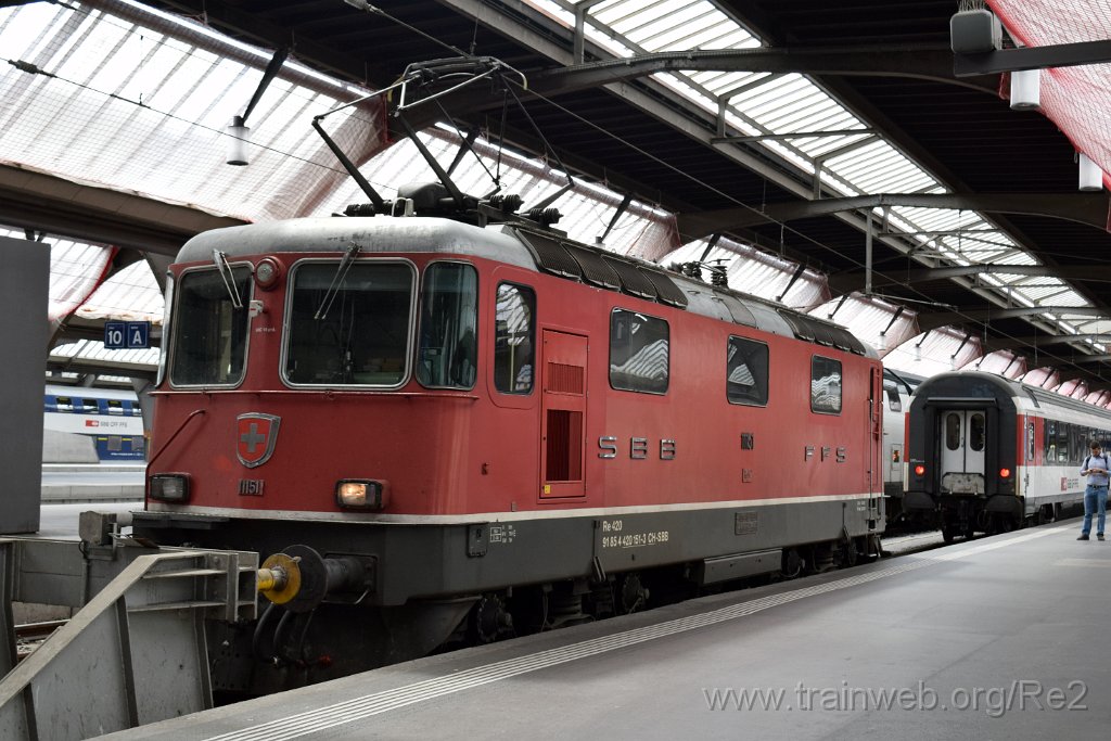 5988-0019-020720.jpg - SBB-CFF Re 4/4'' 11151 (Re 420.151-3)  (Re 91 85 4 420 151-3 CH-SBB) / Zürich HB 2.7.2020