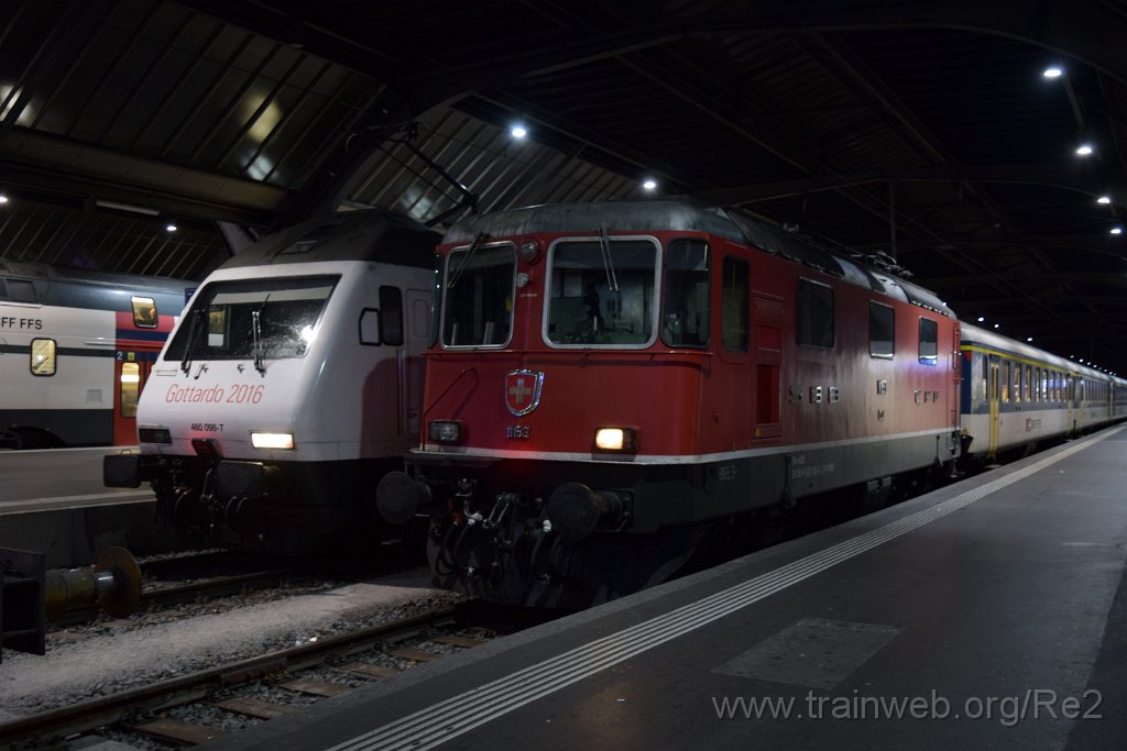 4242-0037-091116.jpg - SBB-CFF Re 460.098-7 ''Balsberg / Gottardo 2016'' + SBB-CFF Re 4/4'' 11153 (Re 420.153-9)  (Re 91 85 4 420 153-9 CH-SBB) / Zürich HB 9.11.2016