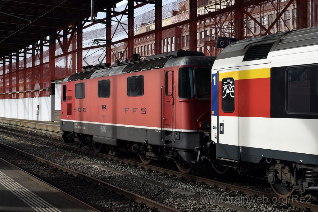4688-0010-041017.jpg - SBB-CFF Re 4/4'' 11153 (Re 420.153-9)  (Re 91 85 4 420 153-9 CH-SBB) / Zürich HB 4.10.2017