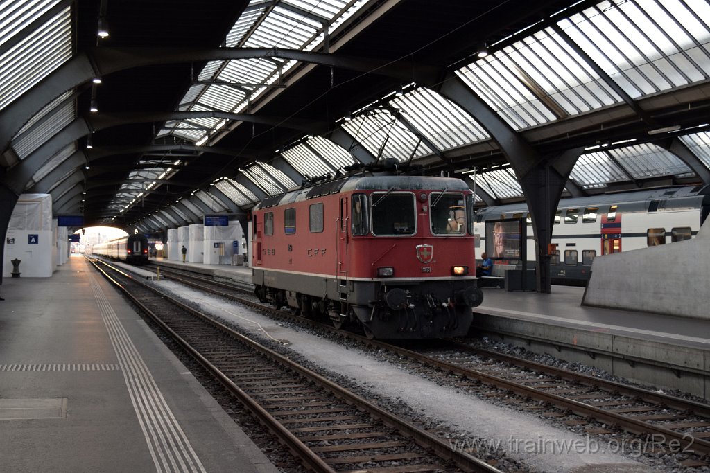 5113-0043-170918.jpg - SBB-CFF Re 4/4'' 11153 (Re 420.153-9)  (Re 91 85 4 420 153-9 CH-SBB) / Zürich HB 17.9.2018