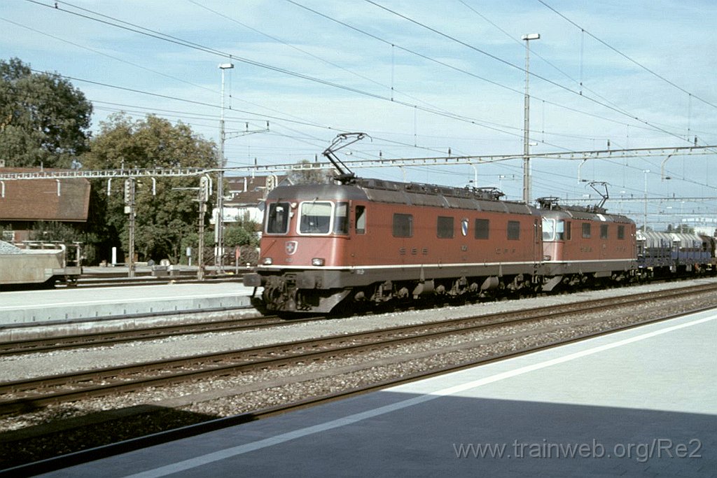 0993-0020.jpg - SBB-CFF Re 6/6 11623 ''Rupperswil'' + SBB-CFF Re 4/4'' 11156 / Rotkreuz 30.9.2004