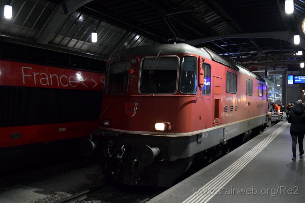 8311-0028-031222.jpg - SBB-CFF Re 4/4'' 11156 (Re 420.156-2)  (Re 91 85 4 420 156-2 CH-SBB) / Zürich HB 3.12.2022